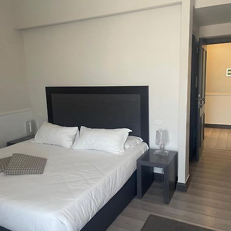 Nazionale 51 Group Bed & Breakfast Rome Bagian luar foto
