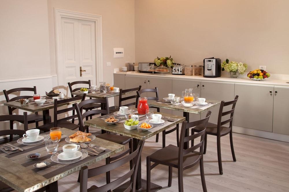 Nazionale 51 Group Bed & Breakfast Rome Bagian luar foto