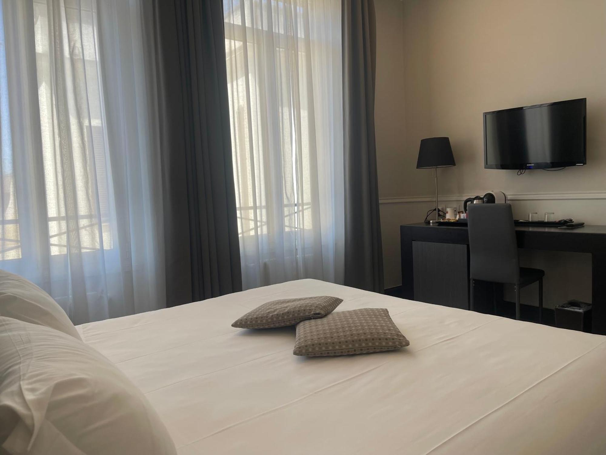 Nazionale 51 Group Bed & Breakfast Rome Bagian luar foto