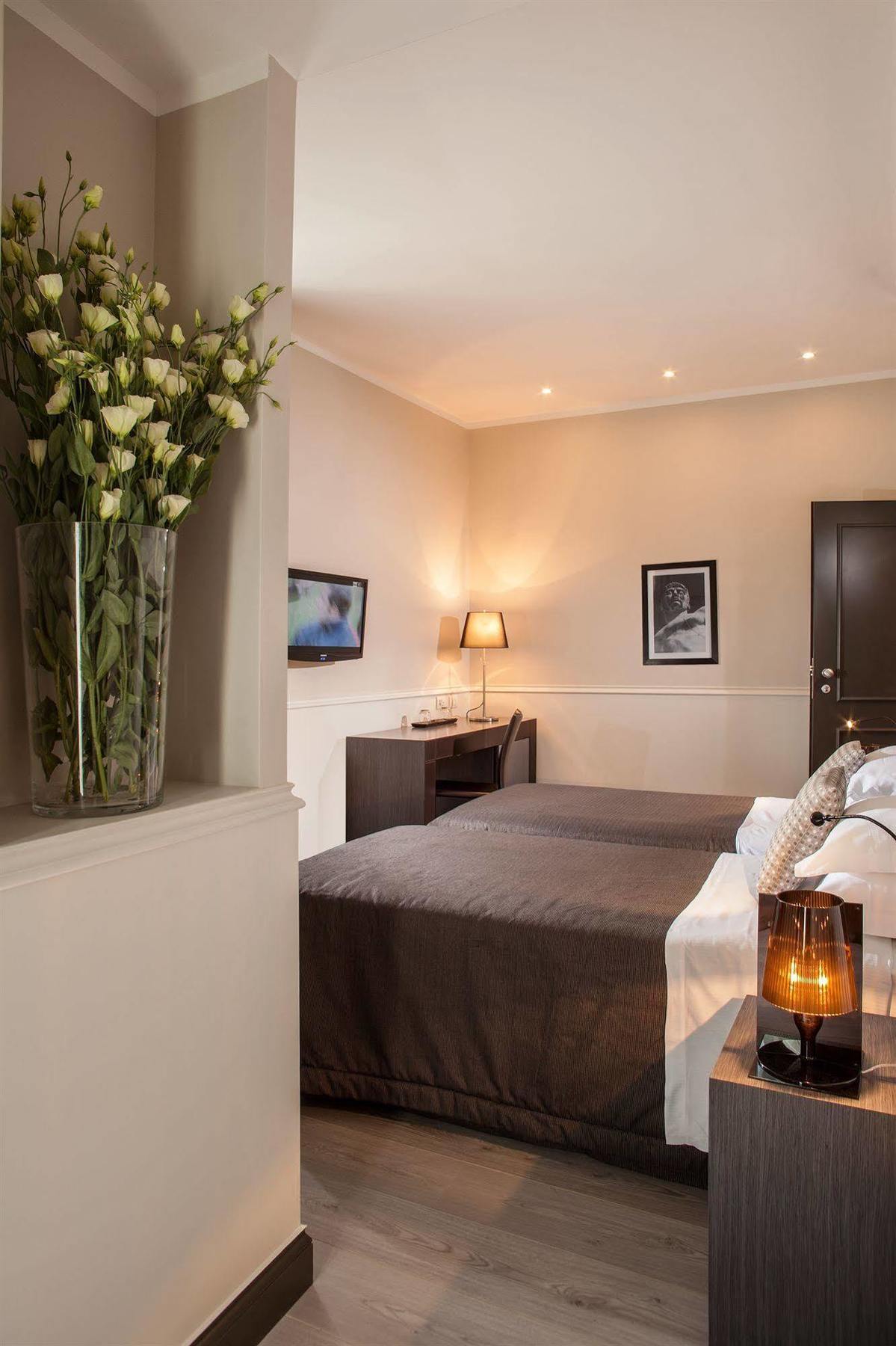Nazionale 51 Group Bed & Breakfast Rome Bagian luar foto