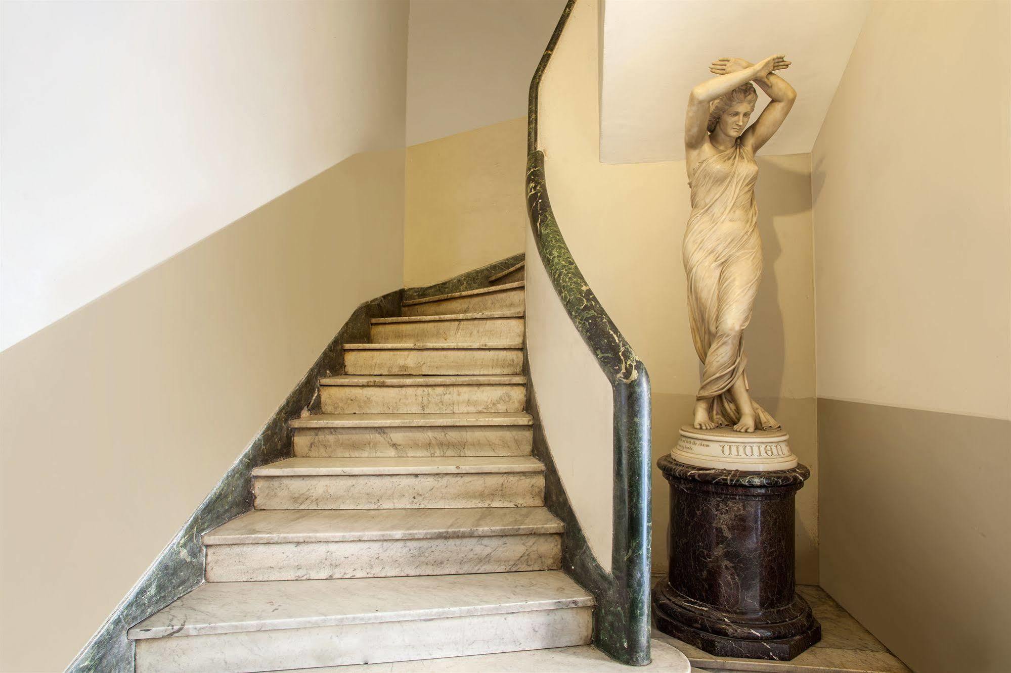 Nazionale 51 Group Bed & Breakfast Rome Bagian luar foto